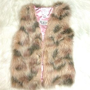 NWT The Children’s Place Faux Fur Multi Color Girls 5/6 Vest